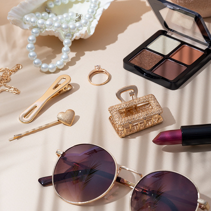 Timeless Pieces: Accessories That Never Go Out of Style