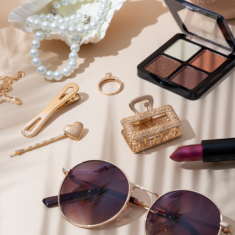 Timeless Pieces: Accessories That Never Go Out of Style